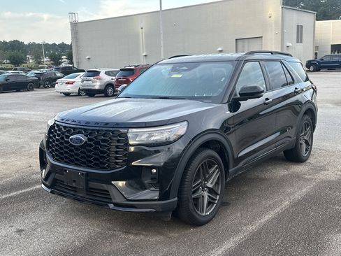 Used 2025 Ford Explorer ST-Line w/ ST-Line Street Pack AWD/4WD image 1