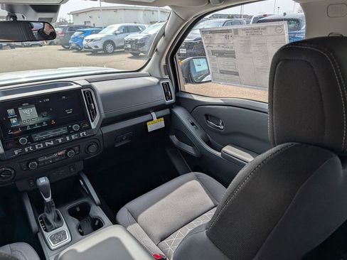 New 2026 Nissan Frontier 4x4 Crew Cab image 11