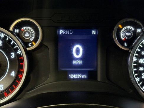 Used 2021 RAM 3500 Big Horn image 31