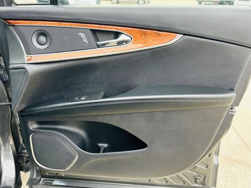 Used 2019 Lincoln Nautilus Reserve w/ Driver Assistance Package image 37