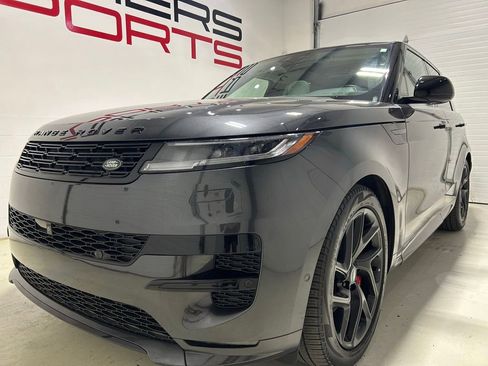 Used 2024 Land Rover Range Rover Sport Dynamic SE AWD/4WD image 2