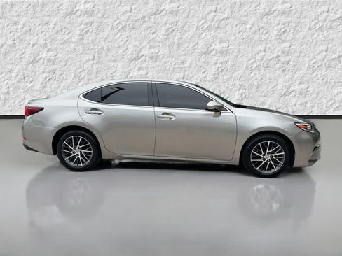 Used 2016 Lexus ES 350 w/ Premium Package w/Wood Trim FWD image 2