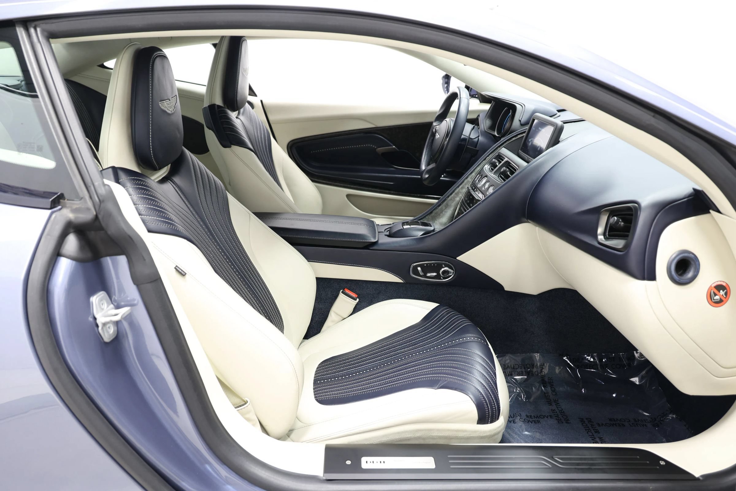 Used 2019 Aston Martin DB11 Coupe RWD image 76
