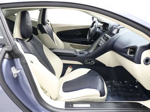 Used 2019 Aston Martin DB11 Coupe RWD image 76