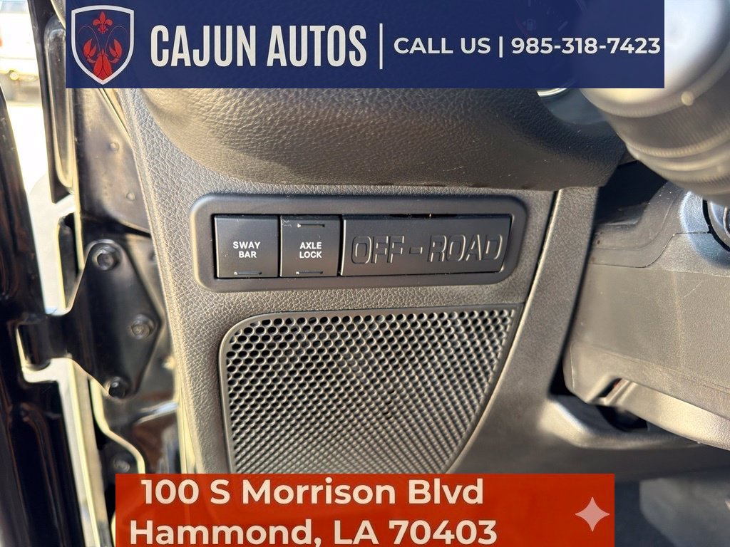 Used 2018 Jeep Wrangler Unlimited Rubicon w/ Connectivity Group AWD/4WD image 26