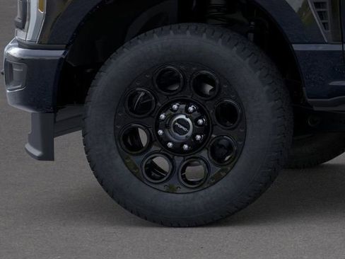 New 2025 Ford F350 XLT w/ Black Appearance Package image 19