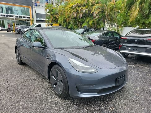 Used 2023 Tesla Model 3 Standard Range image 5