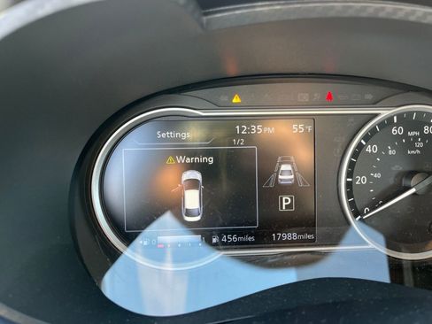 Used 2025 Nissan Versa SV image 10