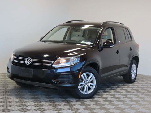 Used 2017 Volkswagen Tiguan S image 1