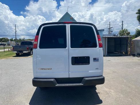 Used 2017 Chevrolet Express 2500 RWD image 8