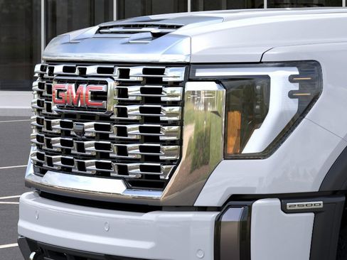 New 2026 GMC Sierra 2500 Denali w/ Denali Reserve Package AWD/4WD image 37