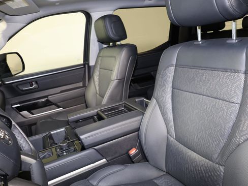 Used 2024 Toyota Tundra Limited image 26