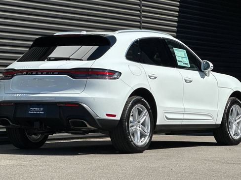 Certified 2026 Porsche Macan AWD/4WD image 8