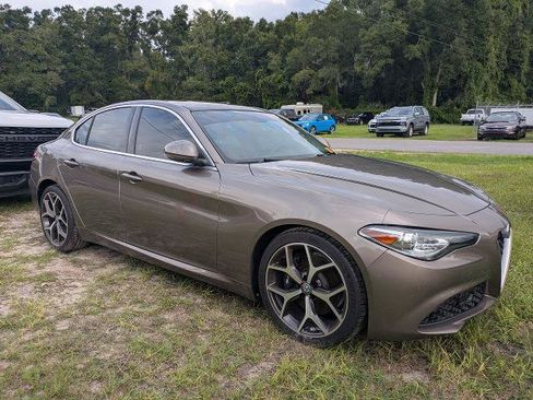 Used 2019 Alfa Romeo Giulia Ti w/ TI Performance Package RWD image 2