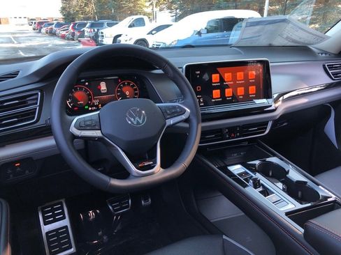 New 2026 Volkswagen Atlas Peak Edition AWD/4WD image 16