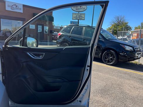 Used 2021 Subaru Forester Premium image 11