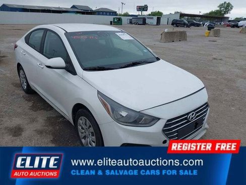 Used 2020 Hyundai Accent SE FWD image 2