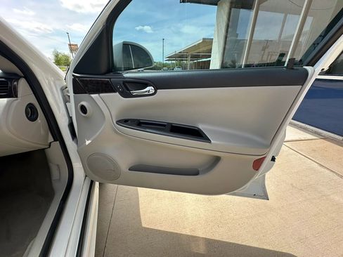 Used 2013 Chevrolet Impala LTZ image 33