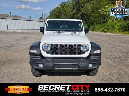 Used 2024 Jeep Wrangler Unlimited Sport AWD/4WD image 2