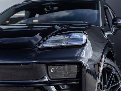 New 2026 Porsche Macan GTS Electric AWD/4WD image 17