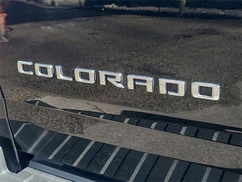 Used 2022 Chevrolet Colorado LT w/ Safety Package image 9