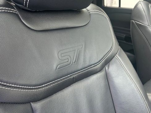 Used 2023 Ford Explorer ST-Line w/ Class IV Trailer Tow Package image 17