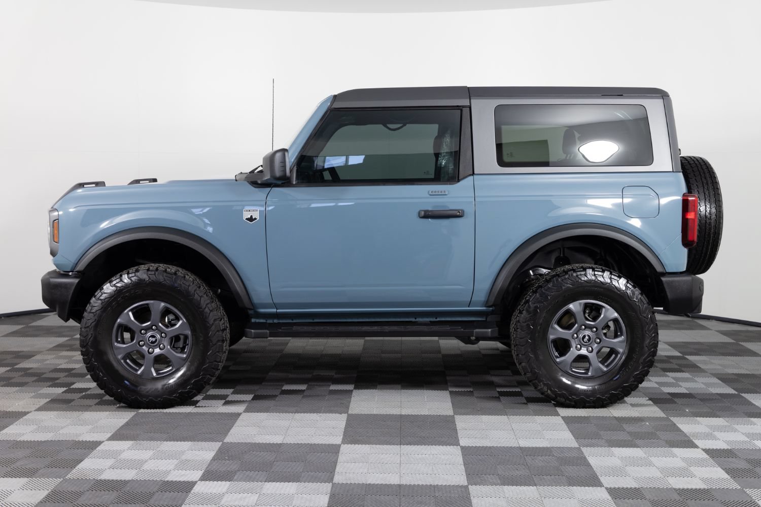 Used 2022 Ford Bronco 2-Door AWD/4WD image 3