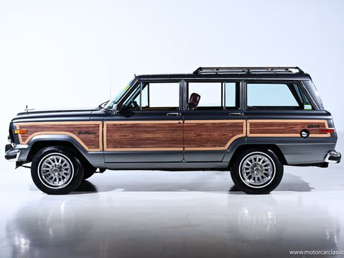 Used 1991 Jeep Grand Wagoneer image 8