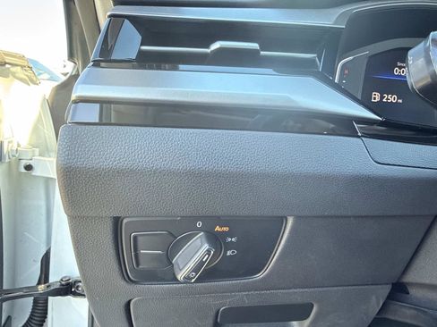 Used 2021 Volkswagen Arteon SE image 31