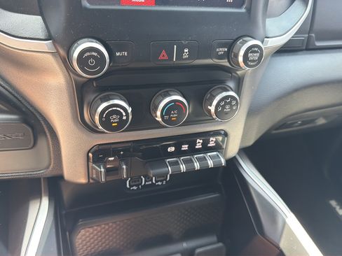 Used 2024 RAM 2500 Big Horn w/ Off Road Package AWD/4WD image 23