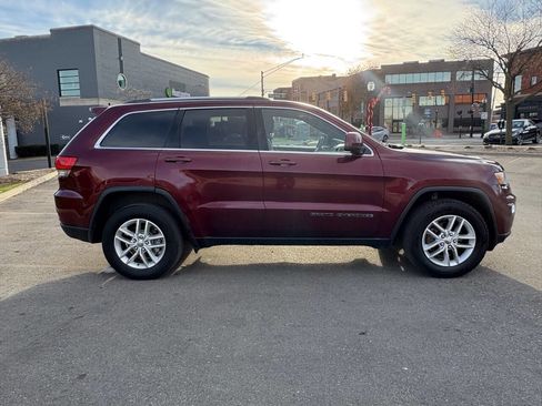 Used 2018 Jeep Grand Cherokee Laredo image 12