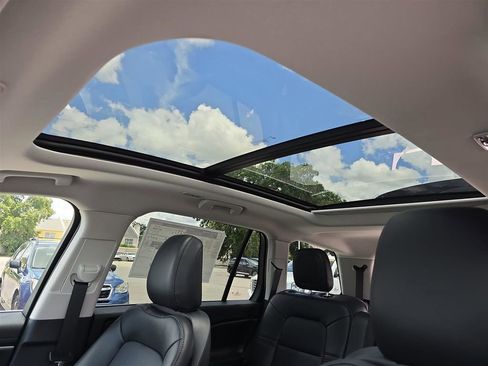 New 2025 Lincoln Aviator 2WD w/ Equipment Group 101A image 27