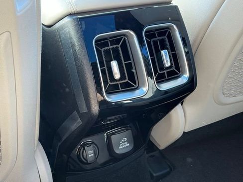 Certified 2025 Kia Sorento SX Prestige image 40