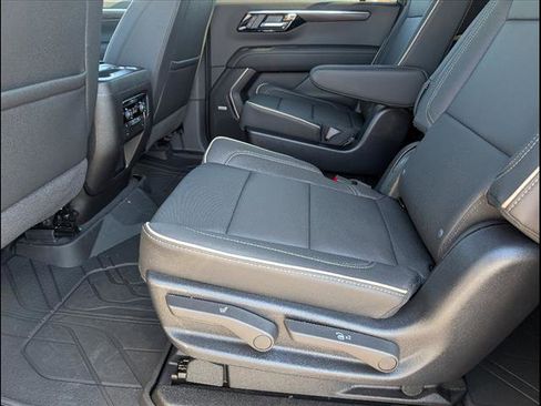 New 2026 Chevrolet Suburban Premier image 10