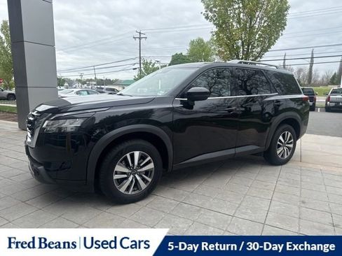 Used 2023 Nissan Pathfinder SL AWD/4WD image 15