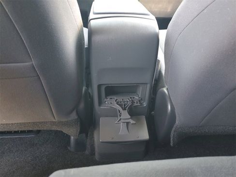 Used 2014 Toyota Prius V Two image 11