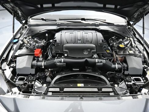 Used 2019 Jaguar XE S image 48