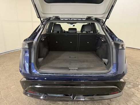 Used 2023 Nissan Ariya AWD image 7