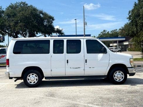 Used 2011 Ford E-150 and Econoline 150 image 6