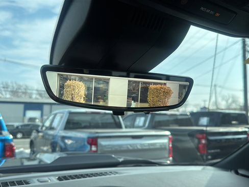 Used 2024 Chevrolet Silverado 1500 ZR2 w/ Technology Package image 40