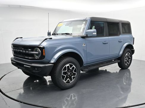 Used 2024 Ford Bronco Outer Banks AWD/4WD image 4