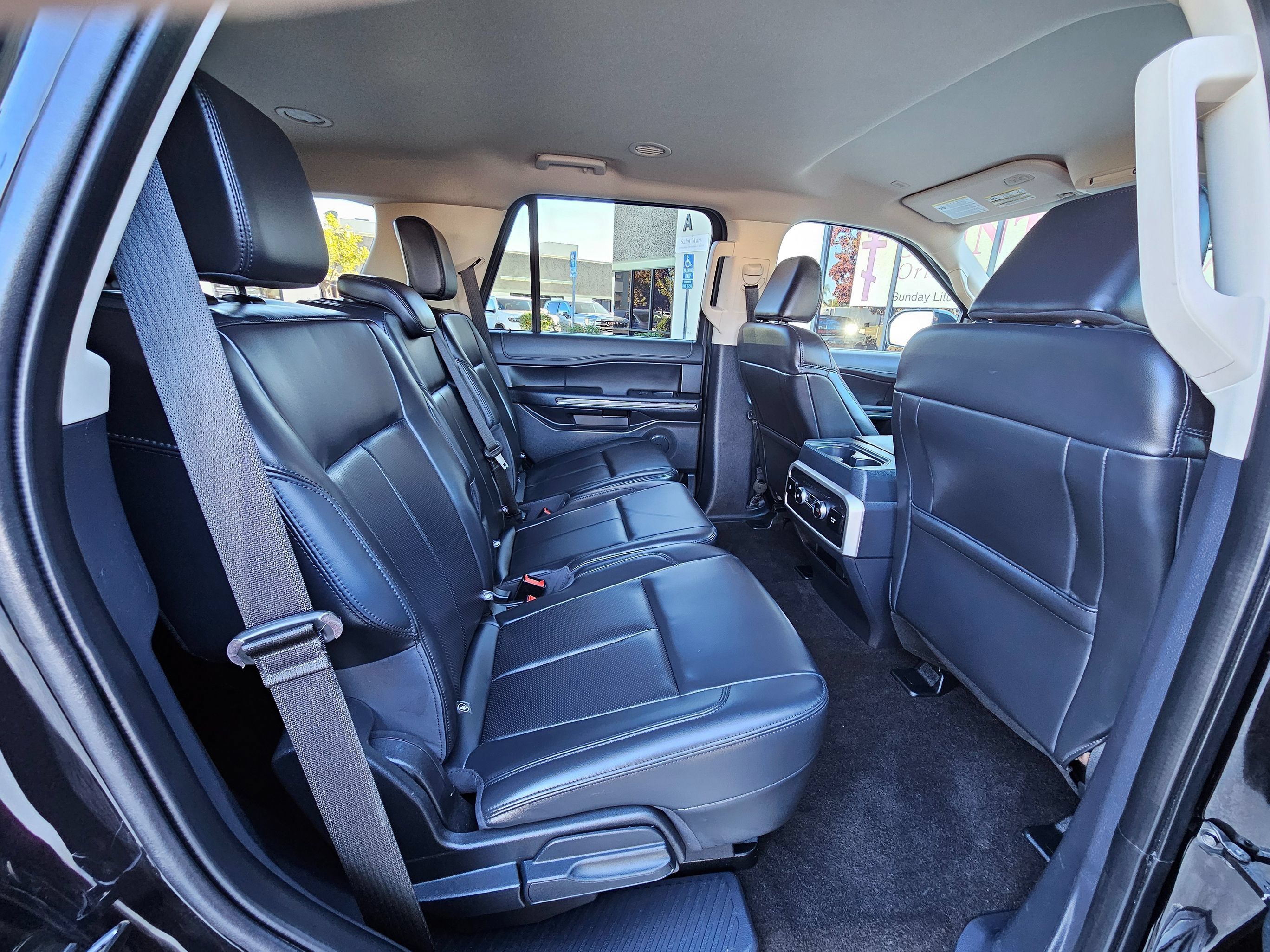 Used 2022 Ford Expedition XLT AWD/4WD image 30