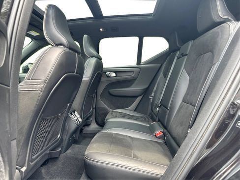 Used 2021 Volvo XC40 T5 R-Design w/ Climate Package image 13