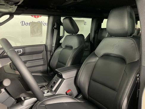 New 2026 Ford Bronco Outer Banks w/ Sasquatch Package AWD/4WD image 14