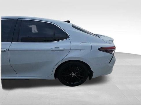 Used 2022 Toyota Camry XSE image 13