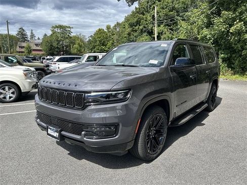 New 2025 Jeep Wagoneer L Series II w/ Premium Group I image 4