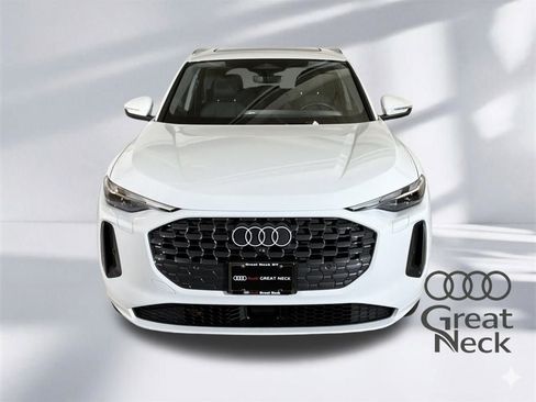 Used 2025 Audi Q5 Premium w/ Convenience Package image 19