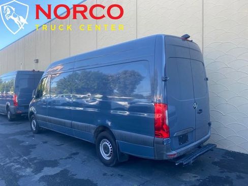 Used 2019 Mercedes-Benz Sprinter 170 image 2