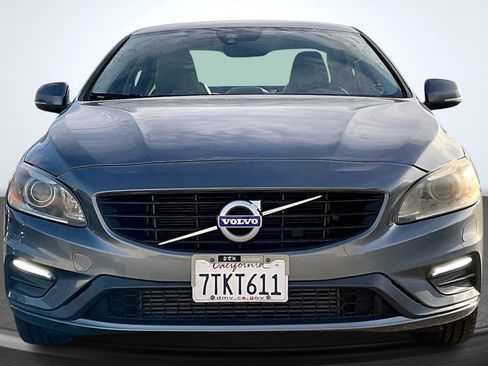 Used 2017 Volvo S60 T5 Dynamic image 3