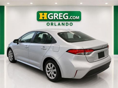 Used 2023 Toyota Corolla LE FWD image 2